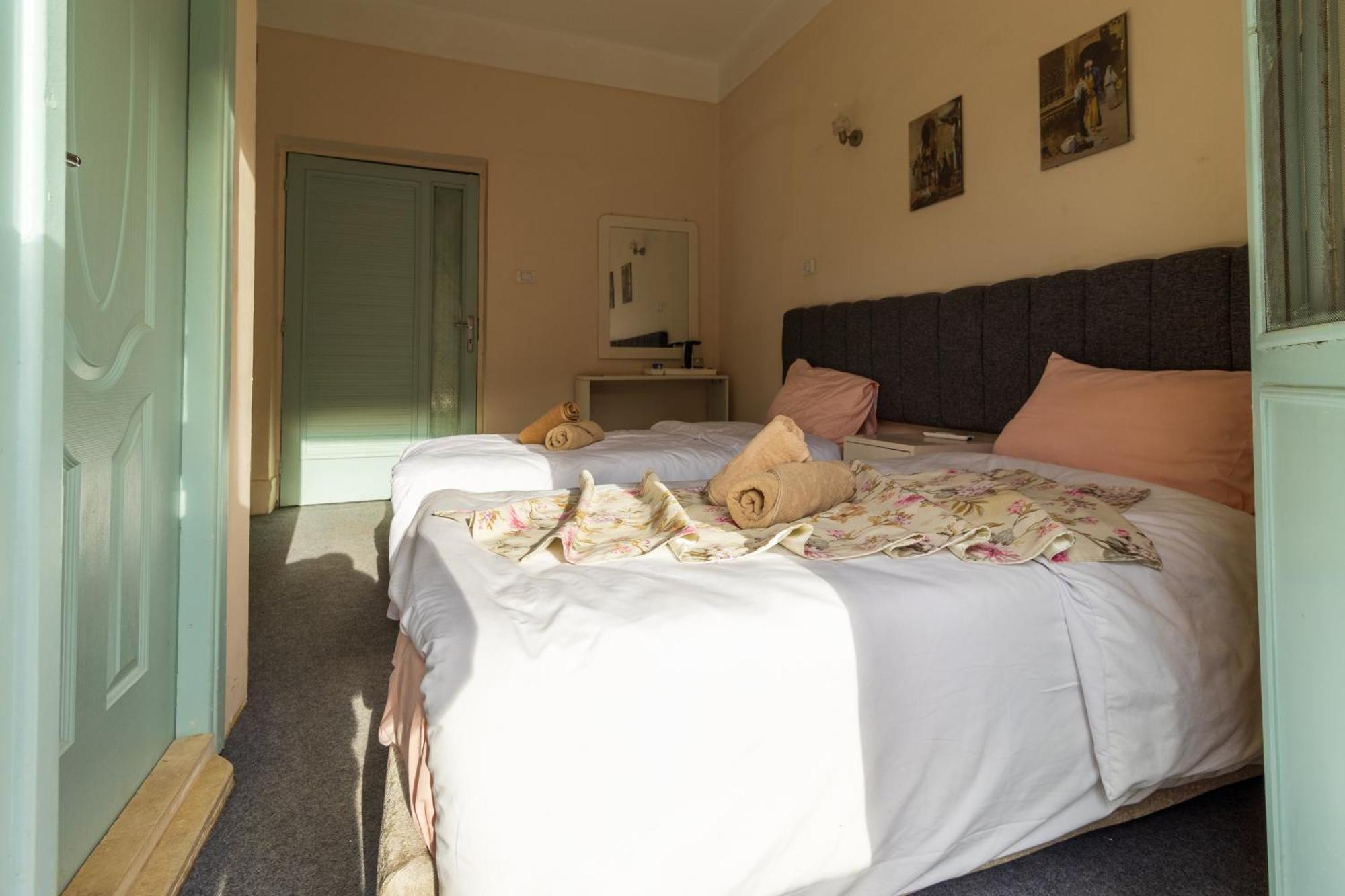The Grand Pyramids View Hotel Kafret el-Gabal Camera foto